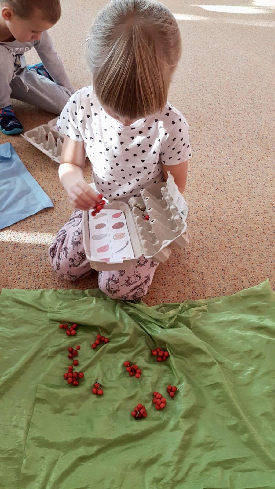 SOVIČKY: ,,LISTÍ ŽLOUTNE POLETUJE" - 44