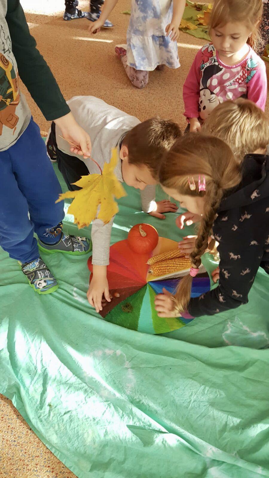 SOVIČKY: ,,LISTÍ ŽLOUTNE POLETUJE" - 49