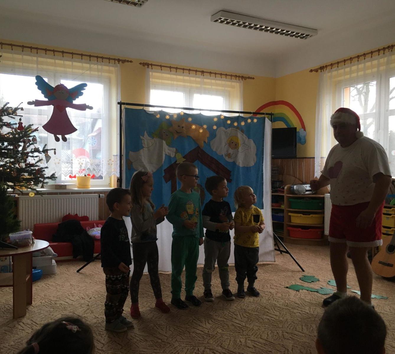 Divadlo - JAK SI JEŽÍŠEK UŽIL ČESKÉ VÁNOCE - 1