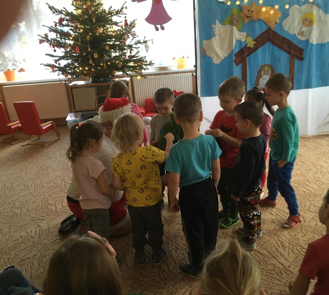 Divadlo - JAK SI JEŽÍŠEK UŽIL ČESKÉ VÁNOCE - 8