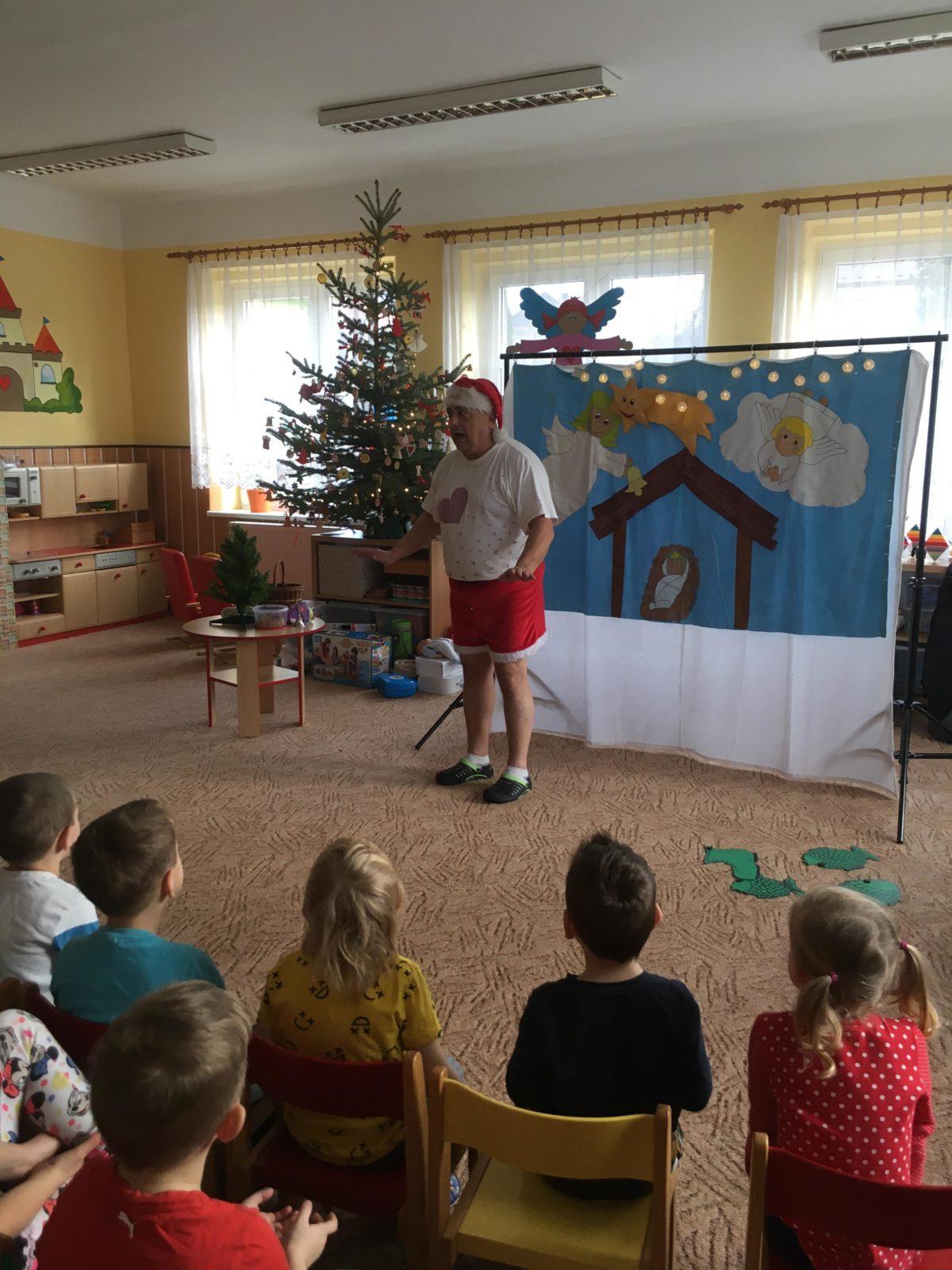 Divadlo - JAK SI JEŽÍŠEK UŽIL ČESKÉ VÁNOCE - 11