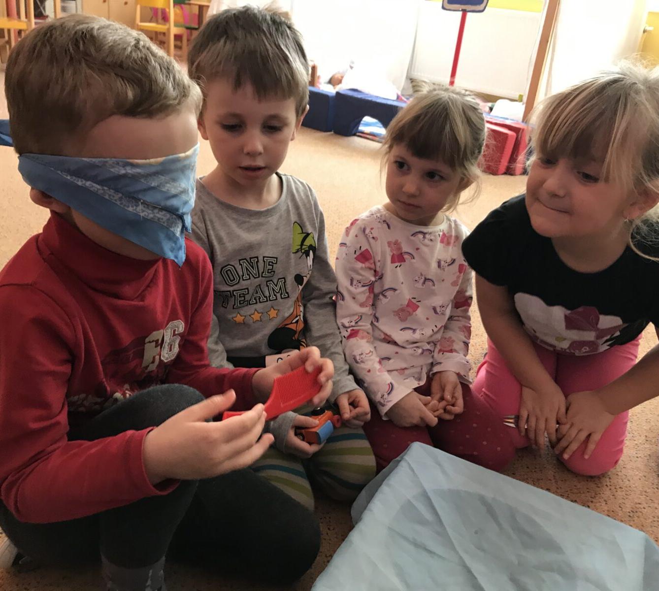 ODPOLEDNÍ HRY: ,,NAŠE SMYSLY" - 20