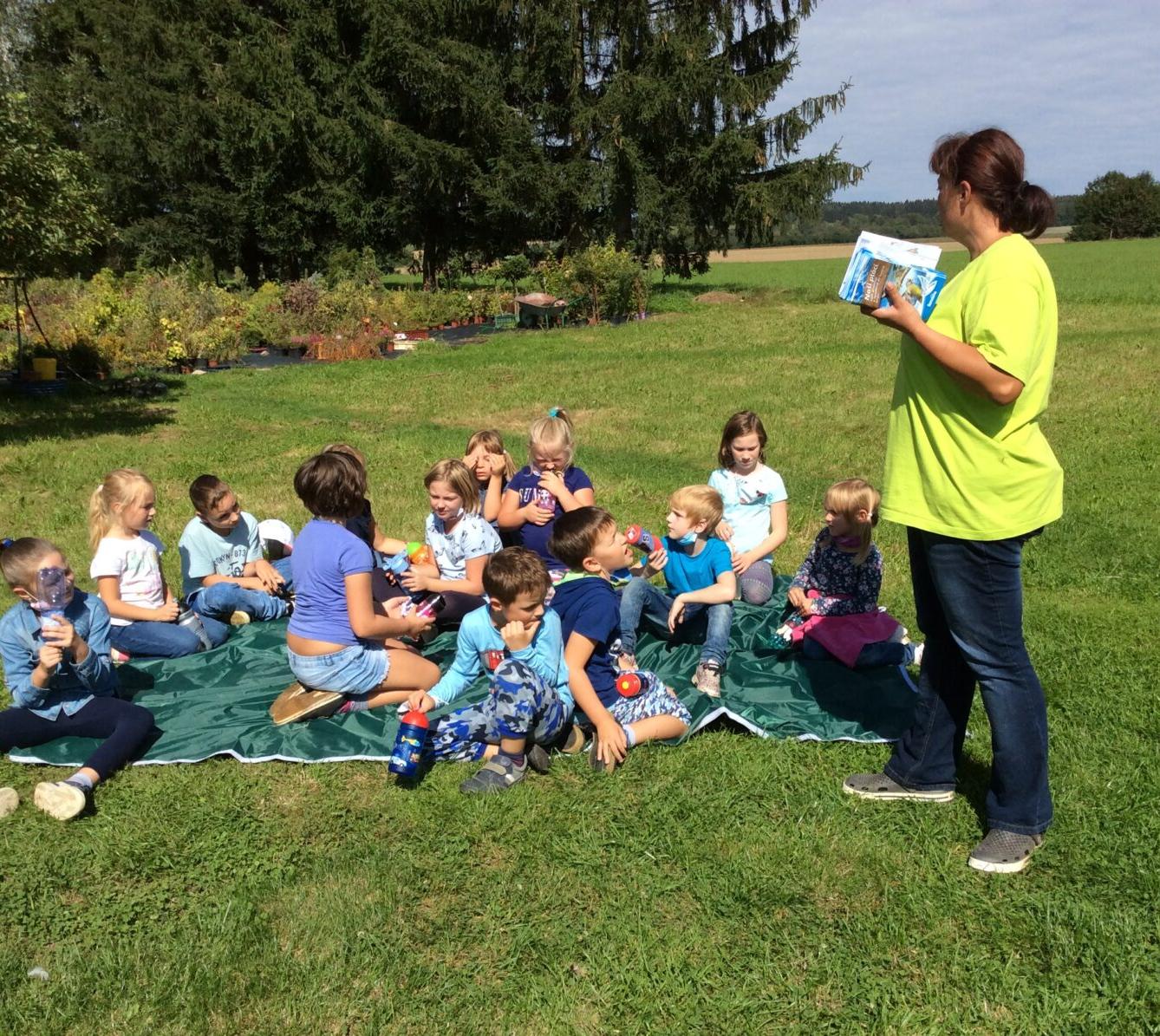 Družinka v zahradnictví - 11