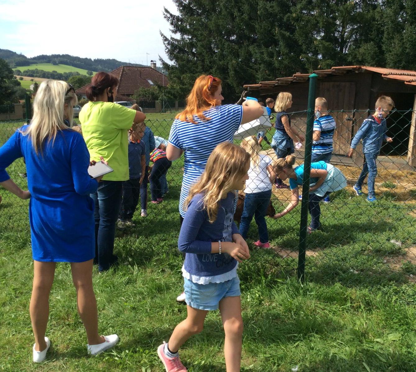 Družinka v zahradnictví - 12