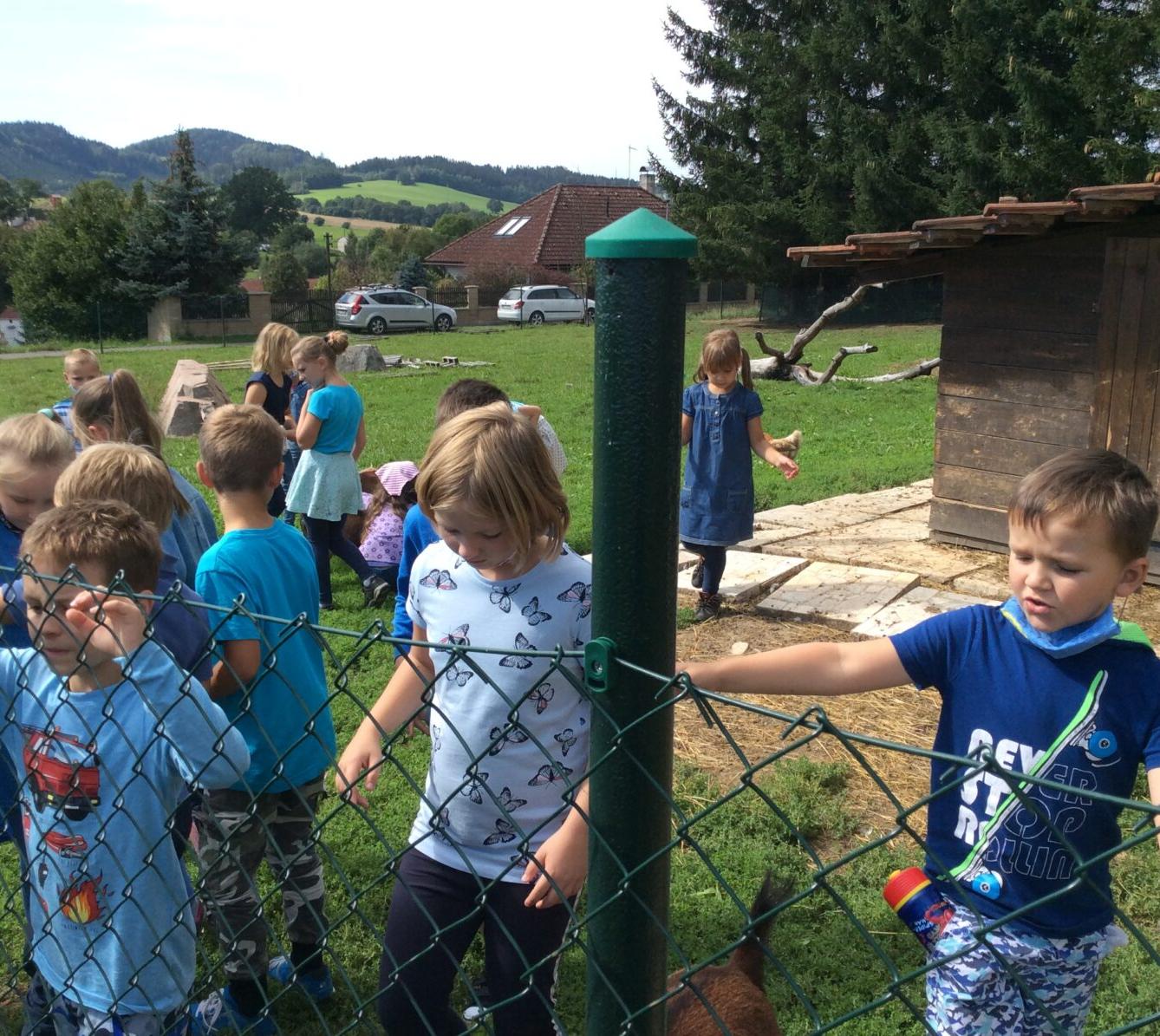 Družinka v zahradnictví - 13