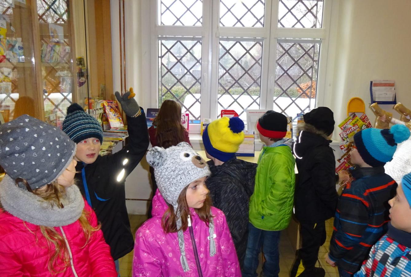 Listopad-Svátek Pohlednic a poštovní známky - 3