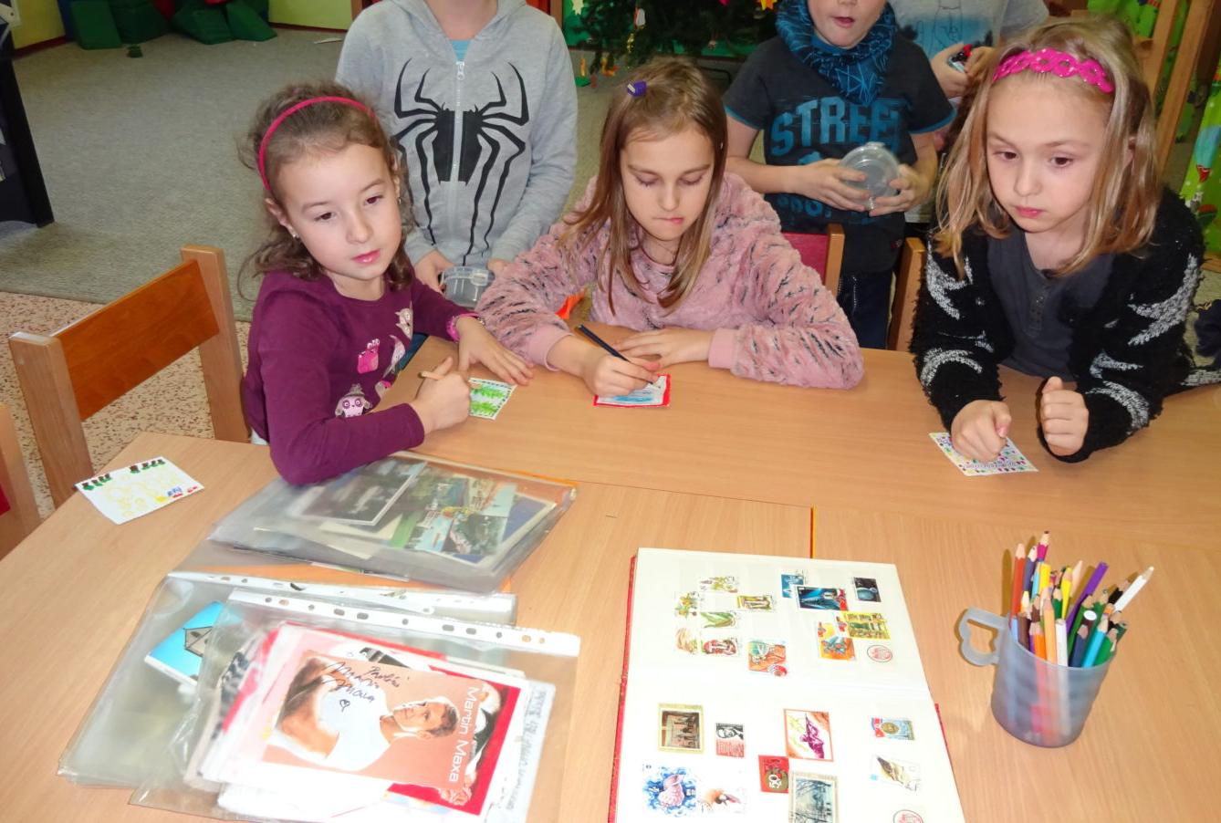 Listopad-Svátek Pohlednic a poštovní známky - 13