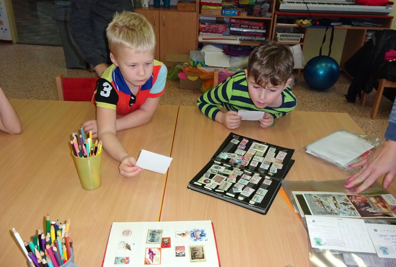 Listopad-Svátek Pohlednic a poštovní známky - 14