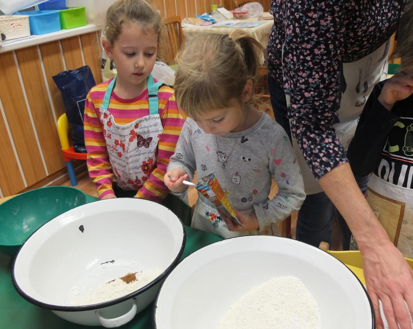 Pečení perníčků 27.11.2018 - 5