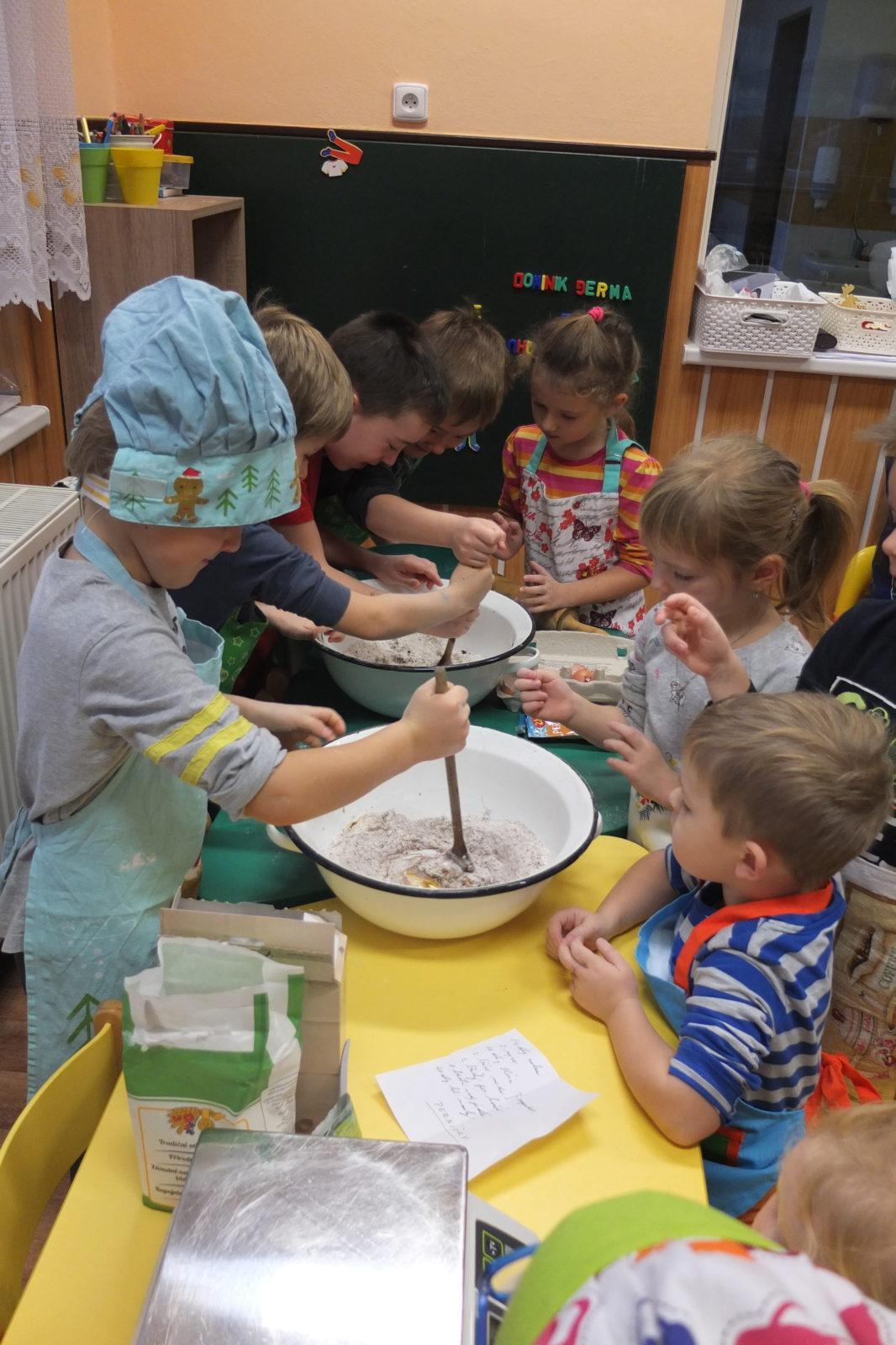 Pečení perníčků 27.11.2018 - 10