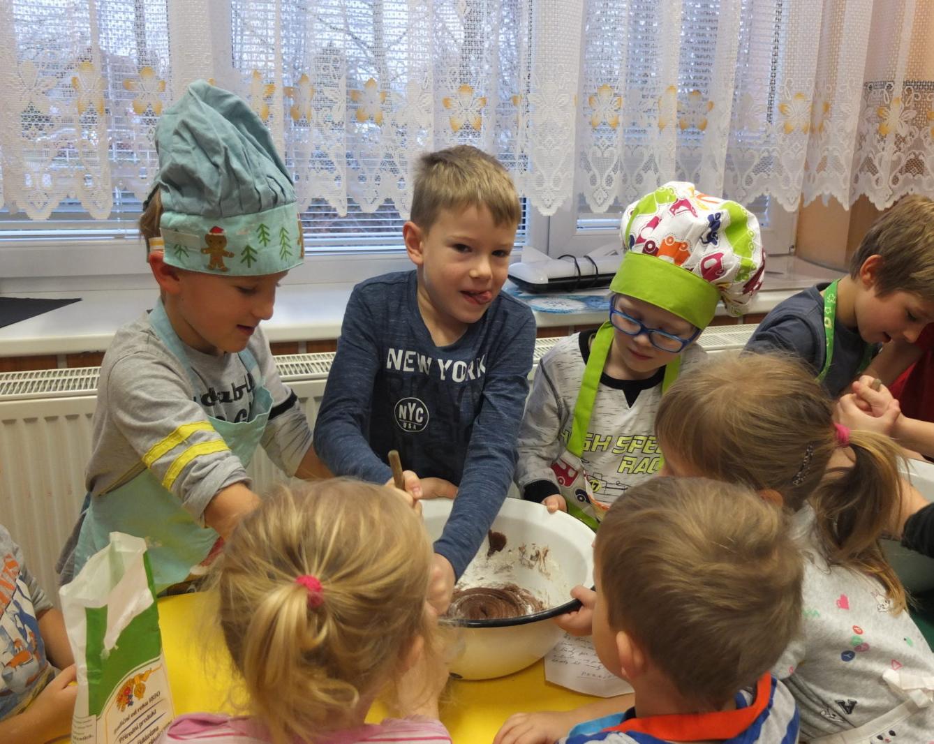 Pečení perníčků 27.11.2018 - 16