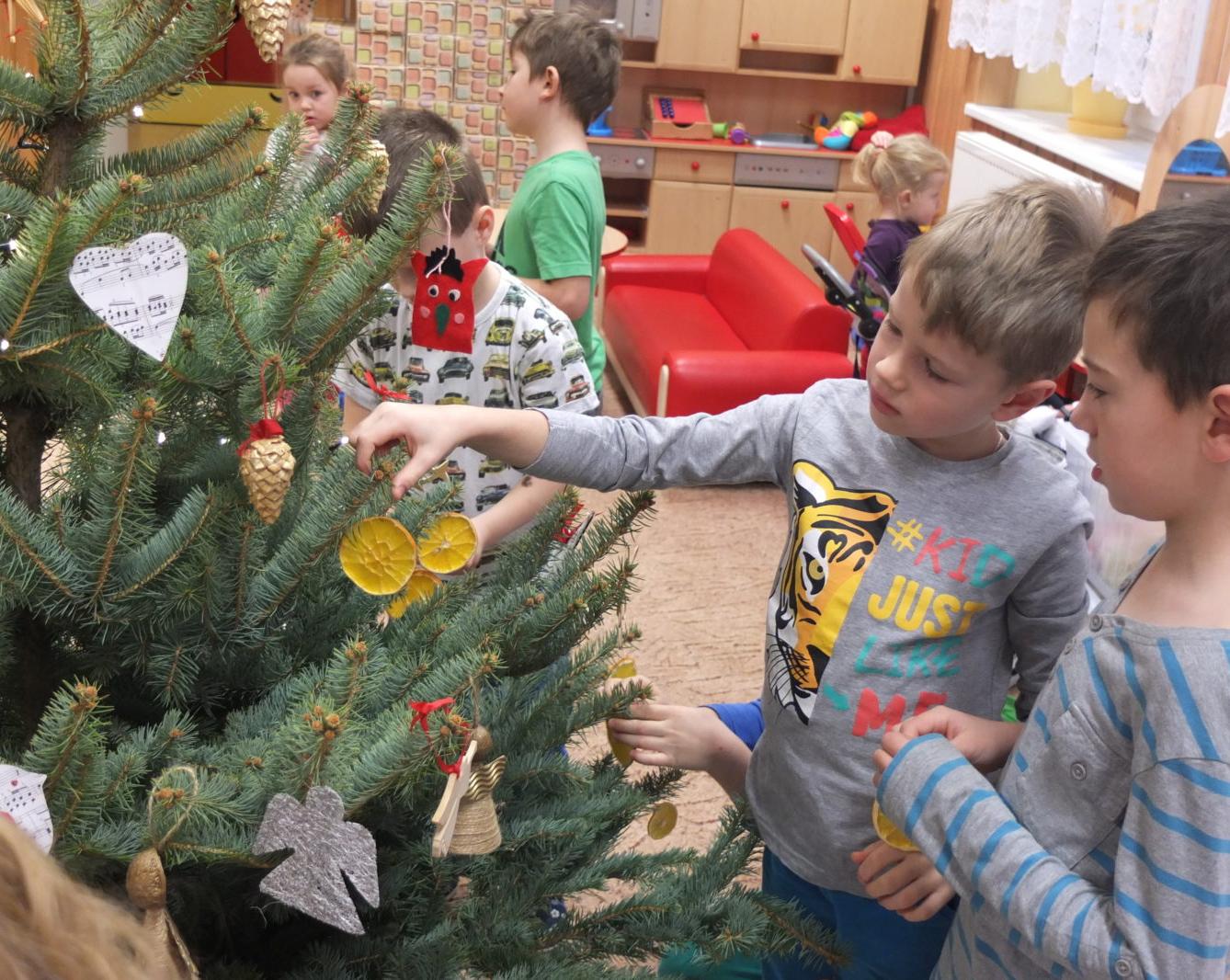 Strojení stromečku - 11