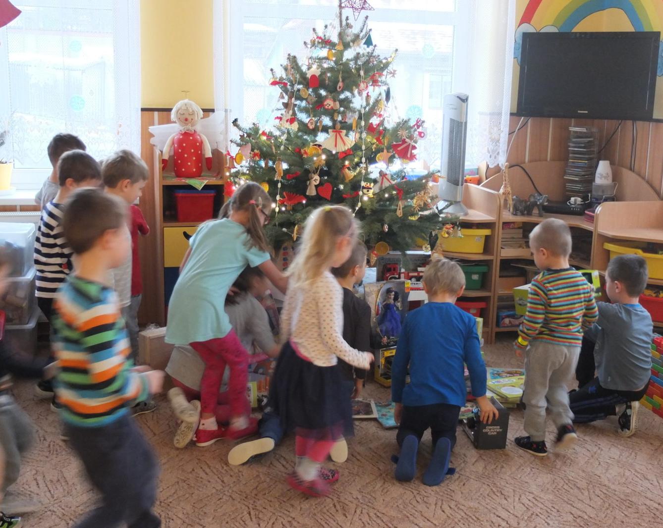 Vánoční nadílka pod stromečkem 2018 - 4