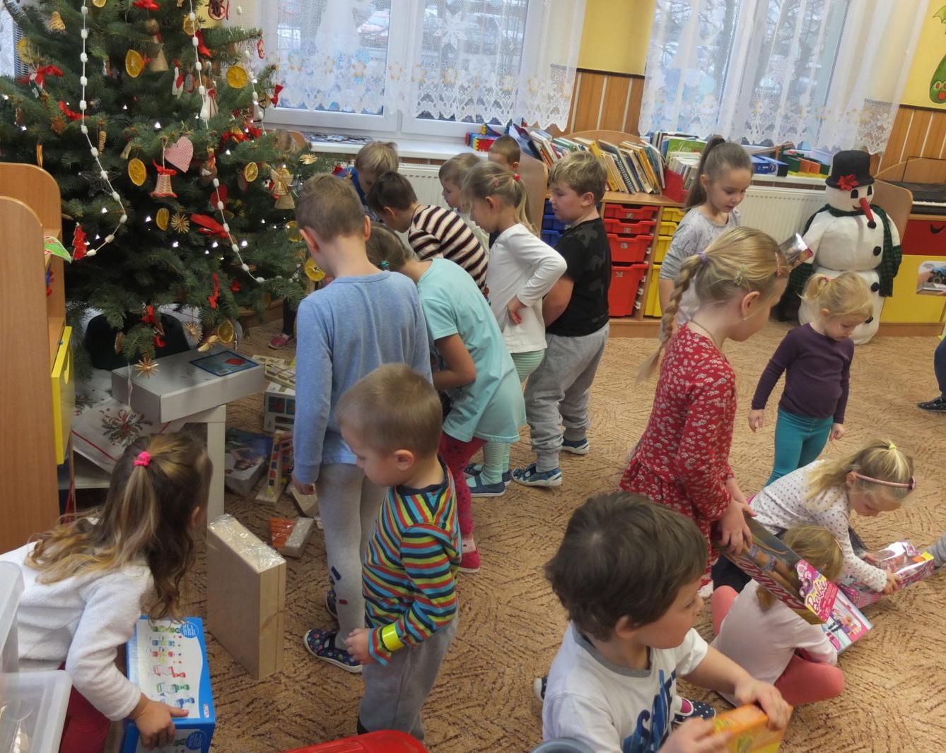 Vánoční nadílka pod stromečkem 2018 - 7