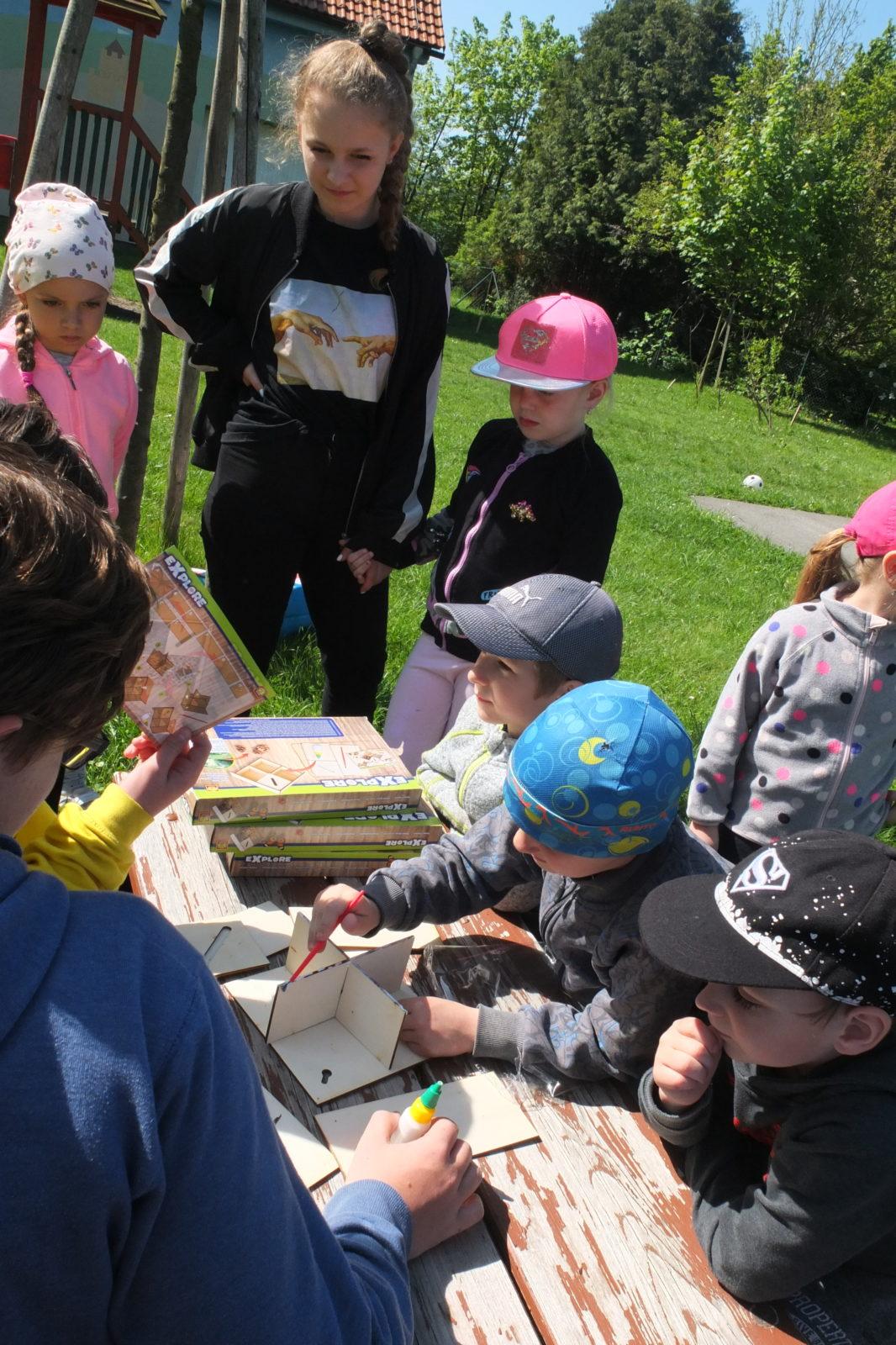 Tvorba hmyzích domečků s deváťáky - 12