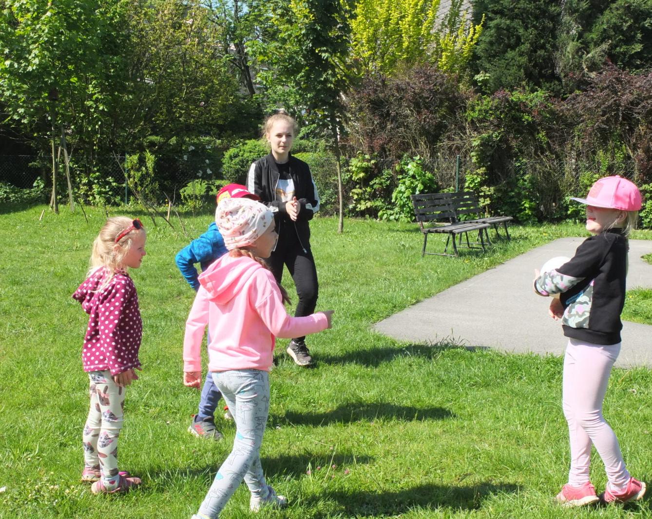 Tvorba hmyzích domečků s deváťáky - 23