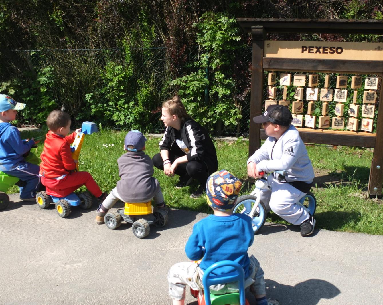 Tvorba hmyzích domečků s deváťáky - 36