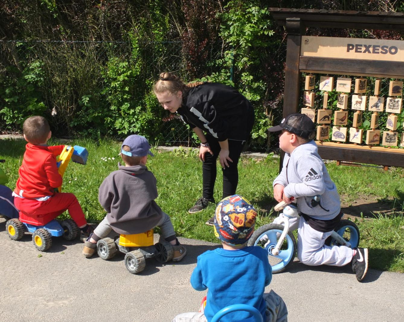 Tvorba hmyzích domečků s deváťáky - 38