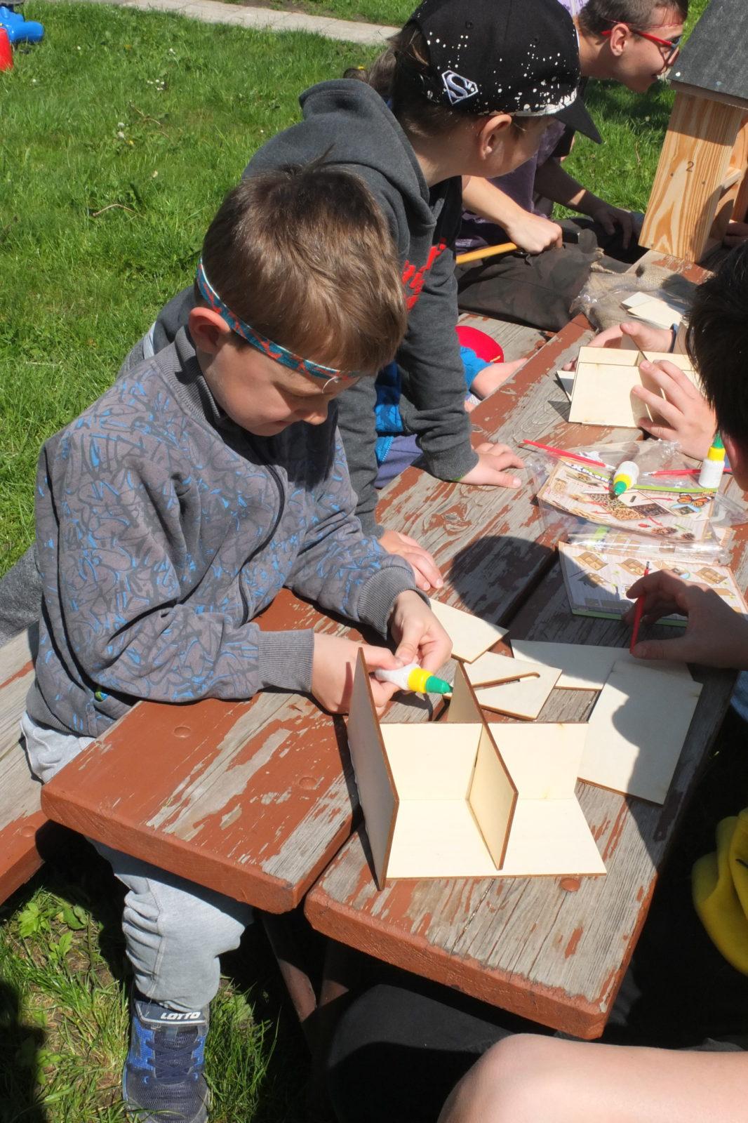 Tvorba hmyzích domečků s deváťáky - 41