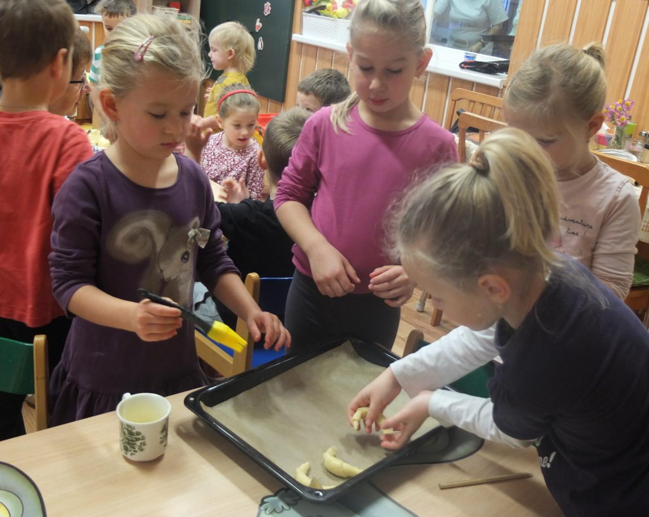 PEČENÍ SVATOMARTINSKÝCH ROHLÍČKŮ - 20