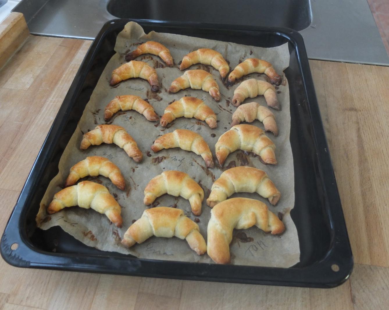 PEČENÍ SVATOMARTINSKÝCH ROHLÍČKŮ - 40