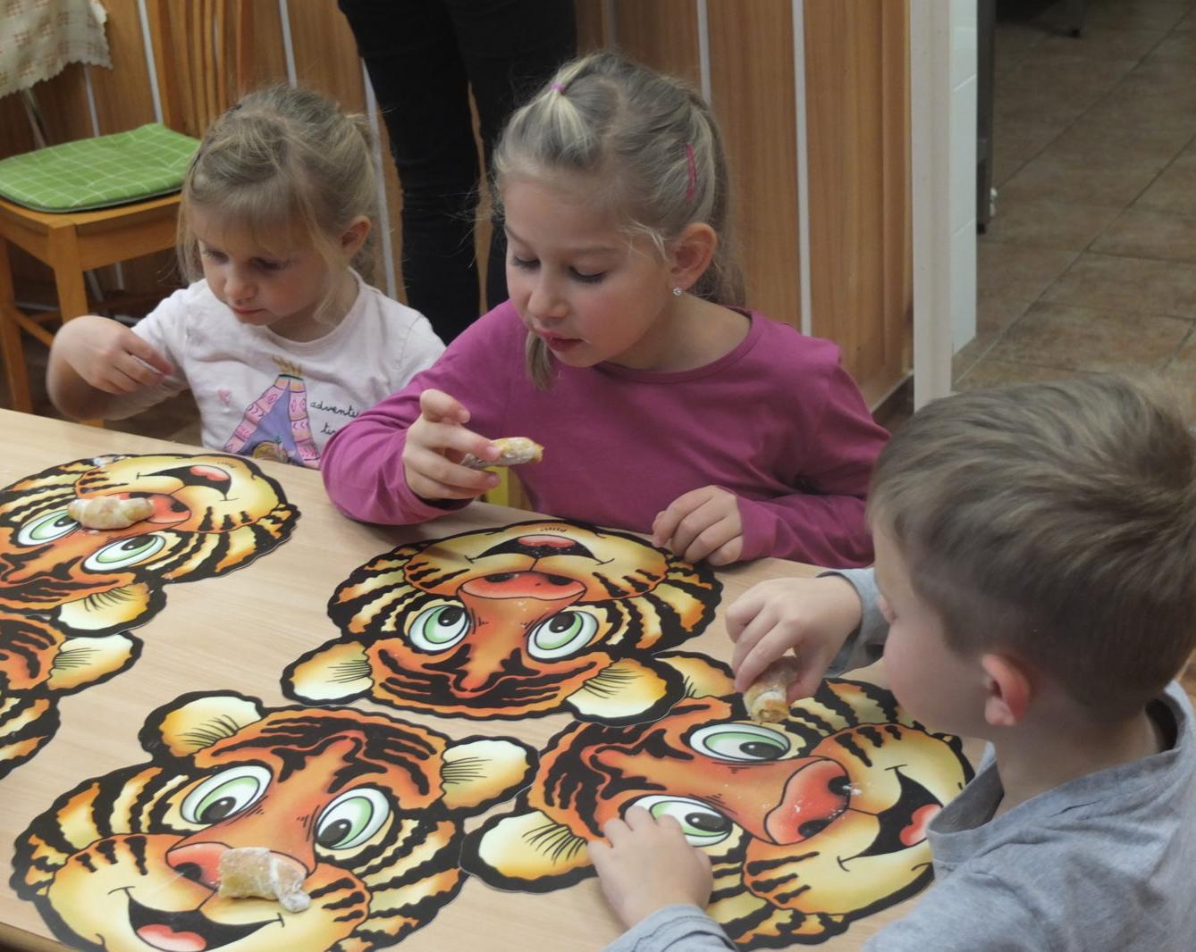 PEČENÍ SVATOMARTINSKÝCH ROHLÍČKŮ - 42