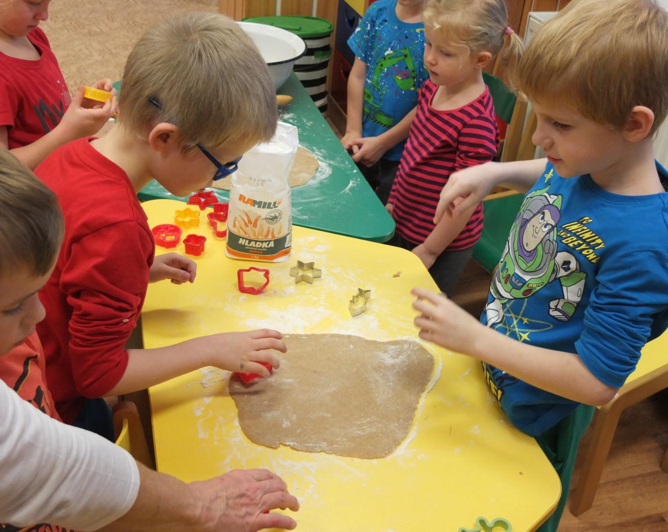 Pečení perníčků - 16