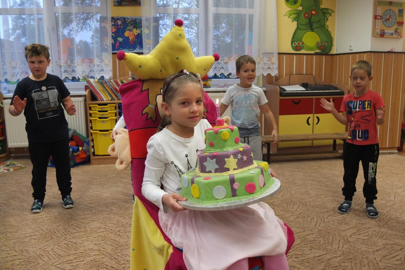 Anička a Amálka mají narozeniny