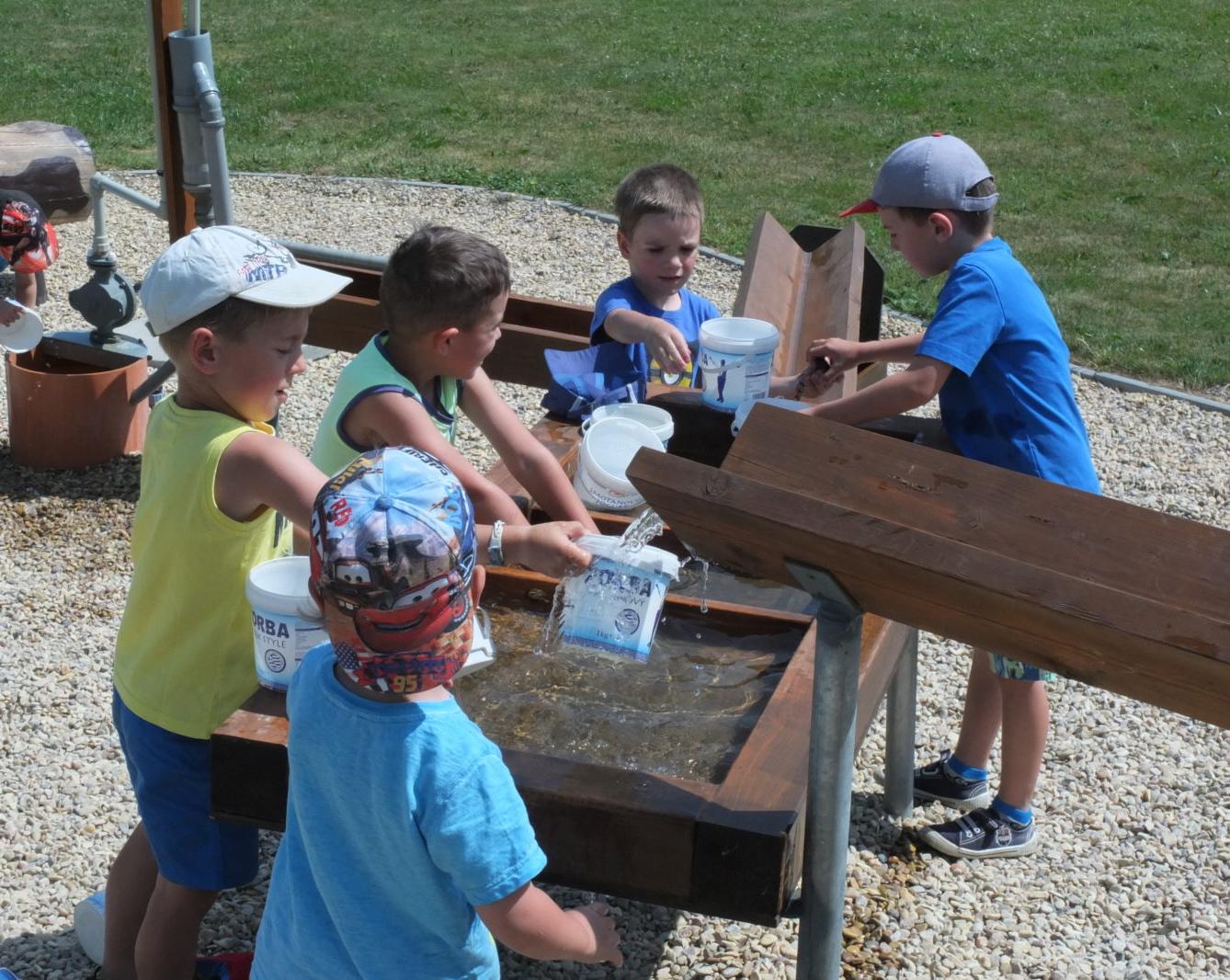 Den dětí v Pinguin parku - 75