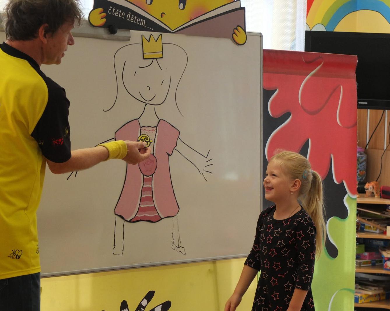 Ilustrátor Adolf Dudek v naší MŠ a loučení s předškoláky - 9