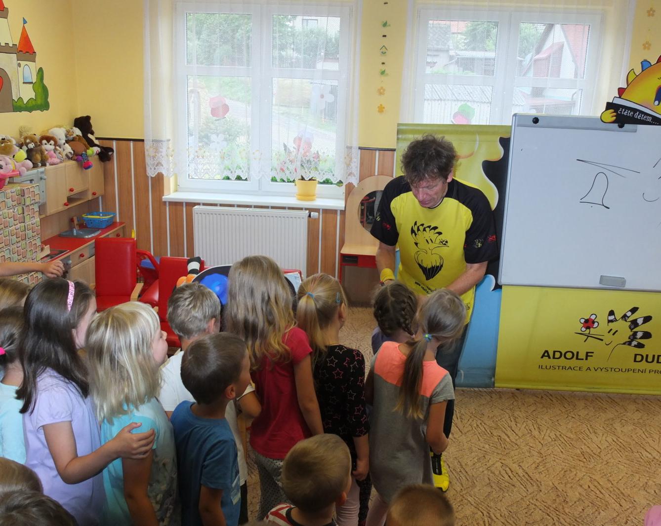 Ilustrátor Adolf Dudek v naší MŠ a loučení s předškoláky - 33