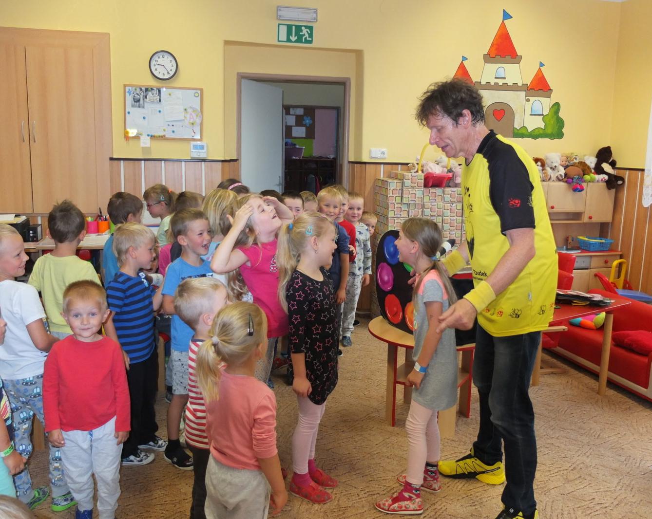 Ilustrátor Adolf Dudek v naší MŠ a loučení s předškoláky - 35