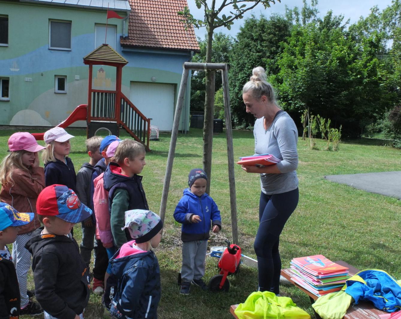 Ilustrátor Adolf Dudek v naší MŠ a loučení s předškoláky - 38