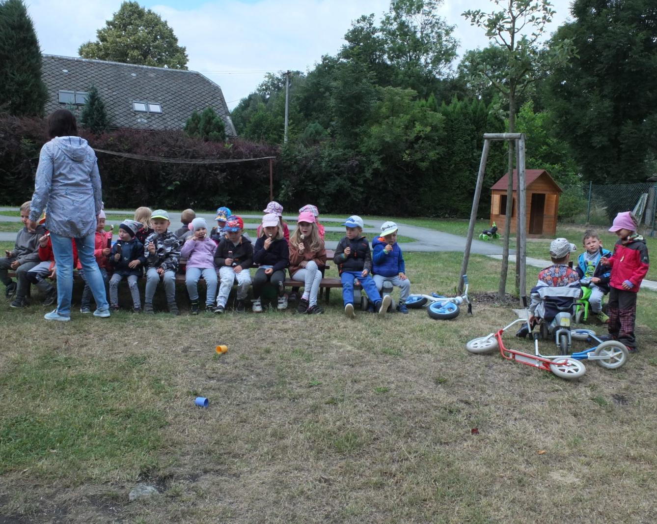 Ilustrátor Adolf Dudek v naší MŠ a loučení s předškoláky - 48