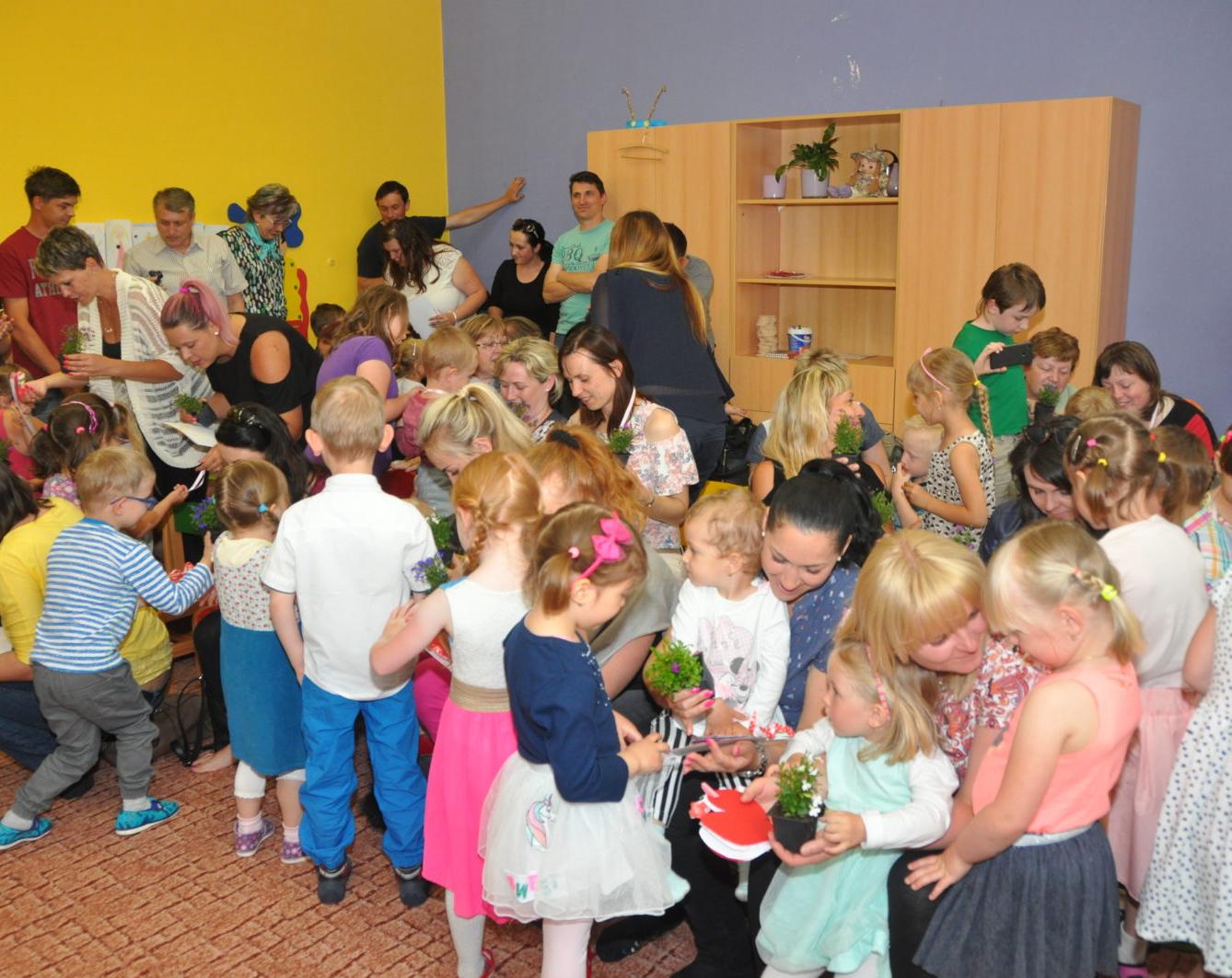 Besídka "Den maminek" - 53