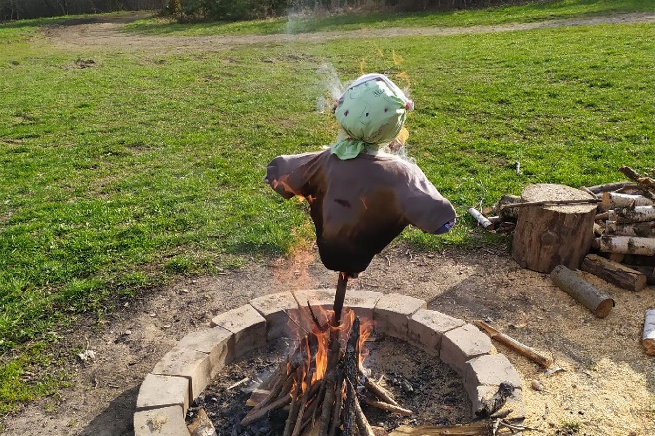 Rej čarodějnic u "čtvrťáků".