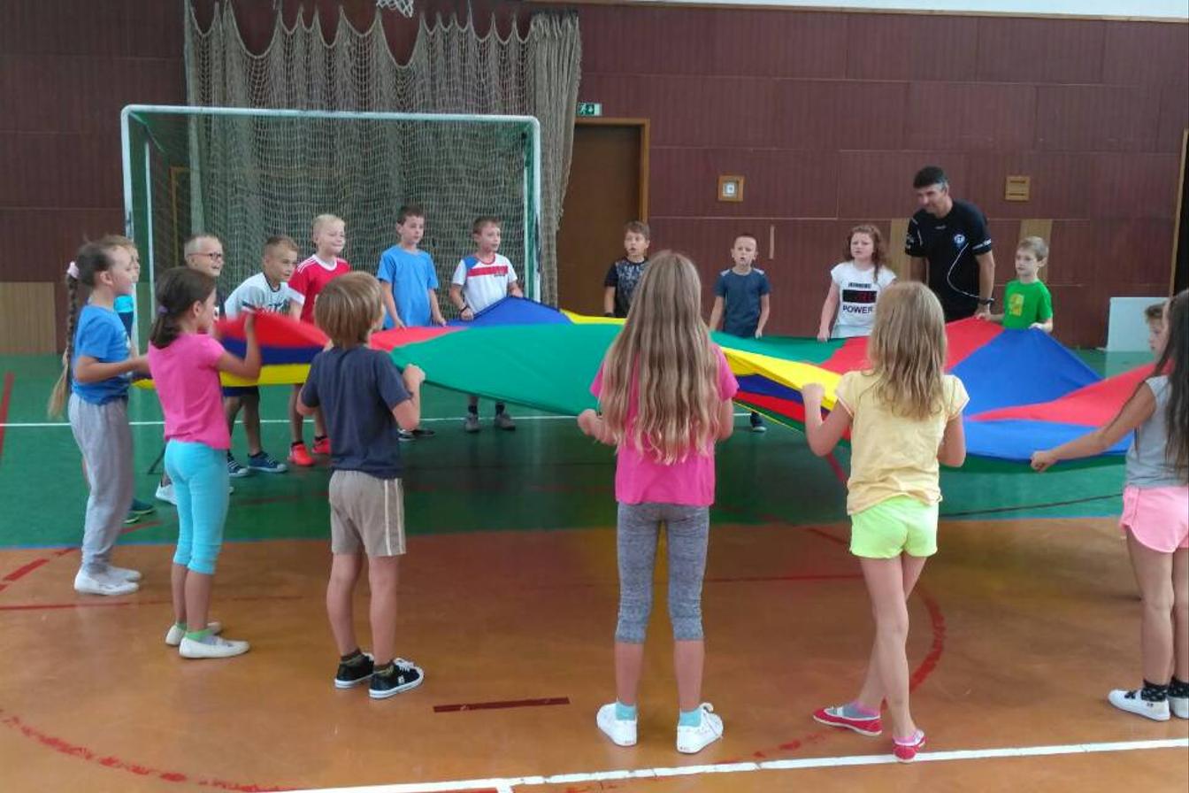 Ukázková hodina florbalu