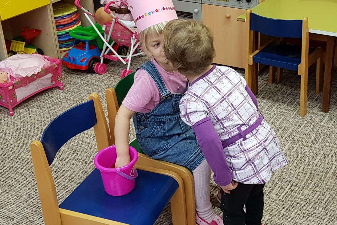 Broučci slaví: Lucinka měla narozeniny