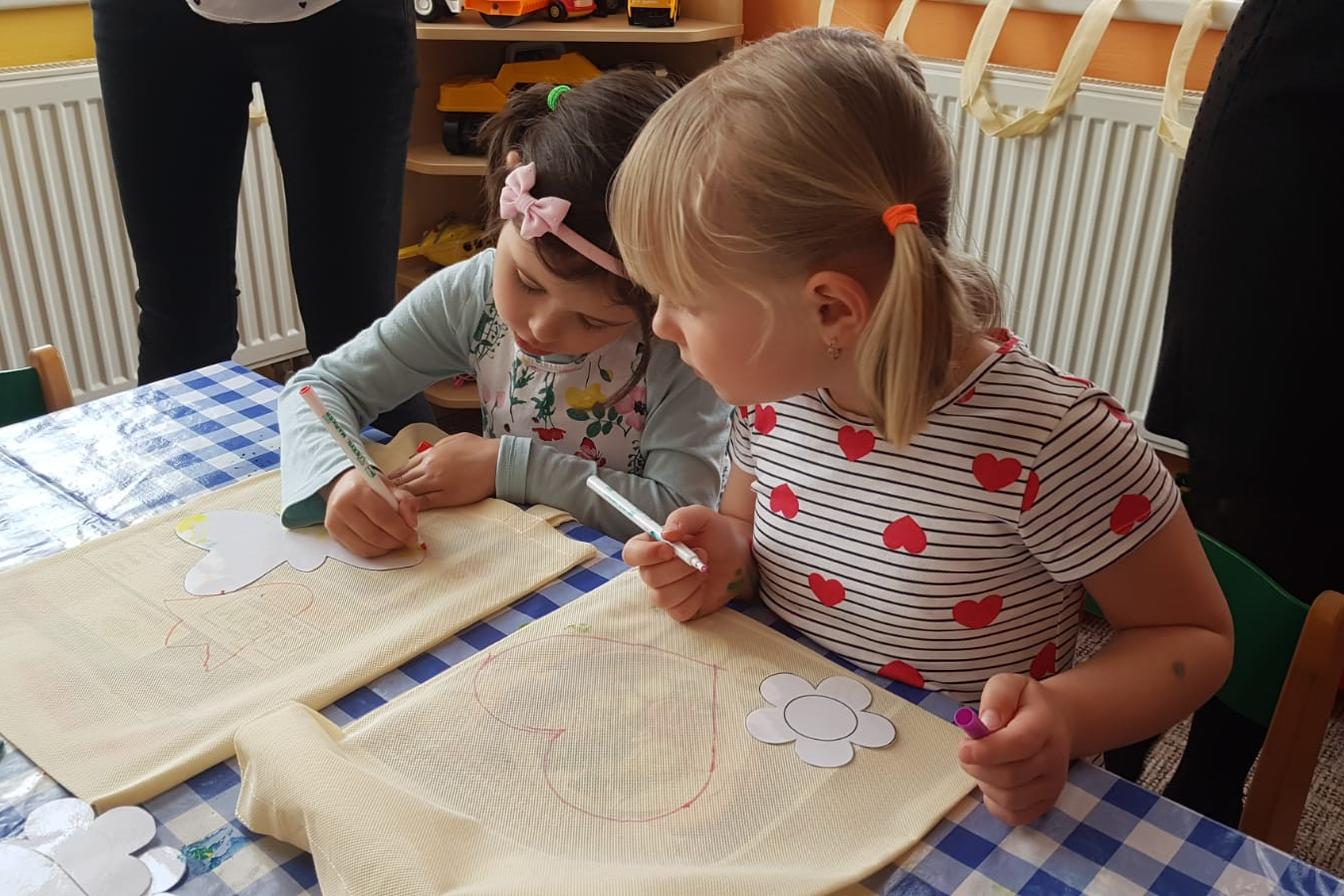 Pečení a zdobení perníčků pro maminky