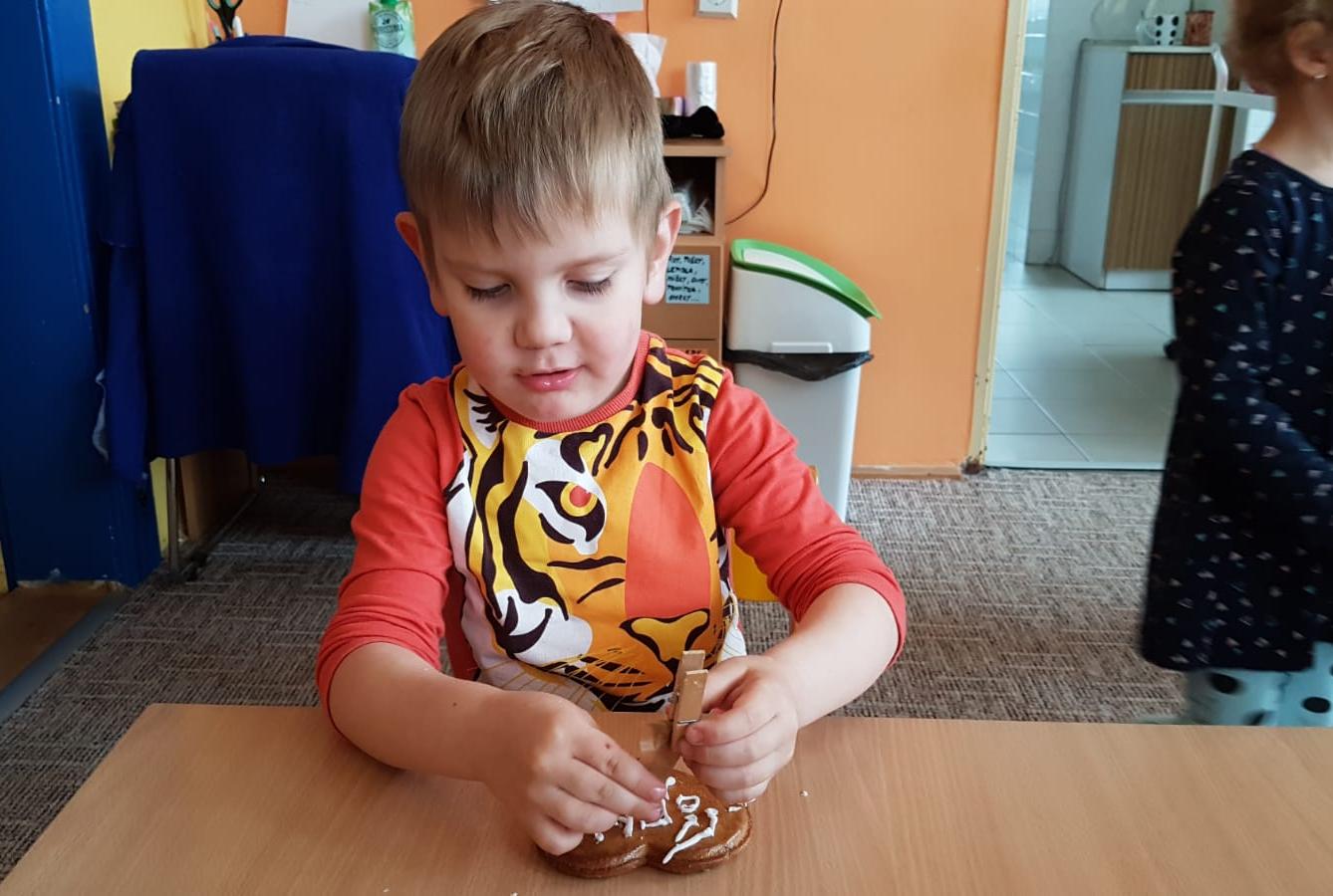 Pečení a zdobení perníčků pro maminky - 2