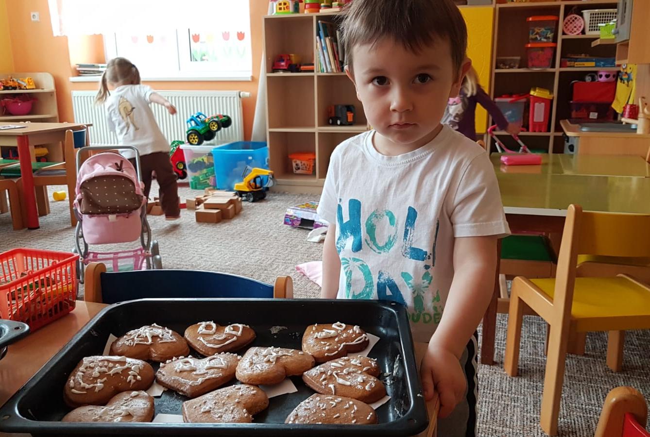 Pečení a zdobení perníčků pro maminky - 7