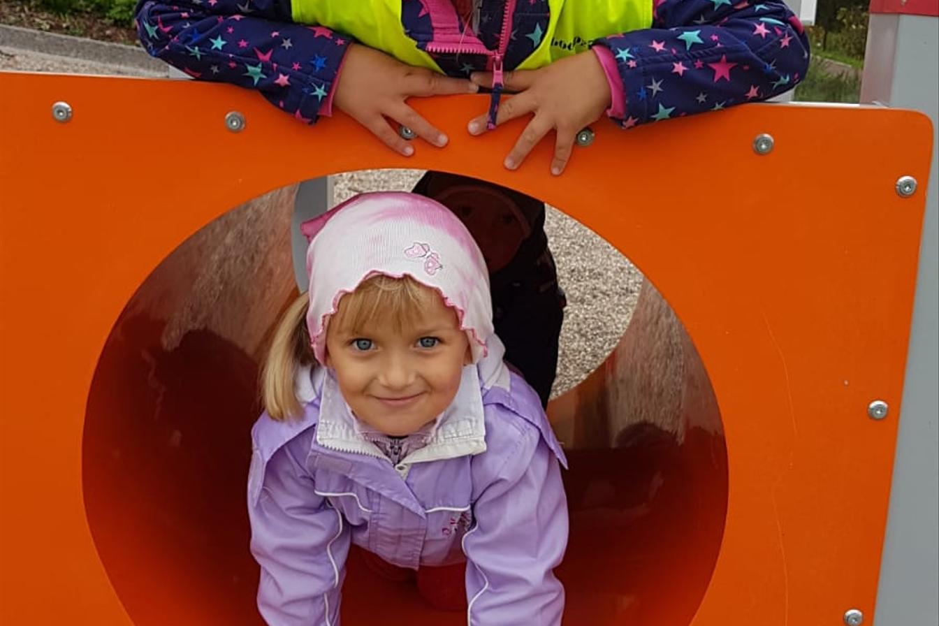 Klokánci: návštěva hřiště u obecního úřadu