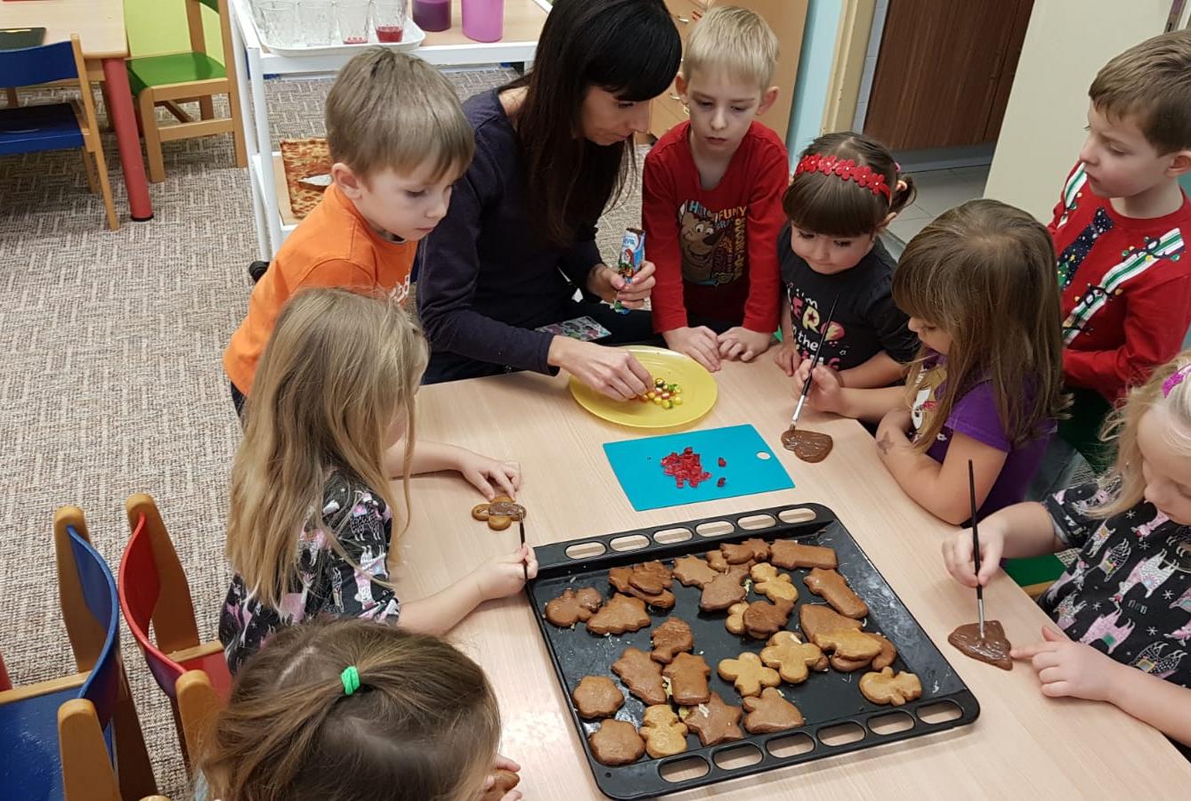 Zdobení perníčků a slepování lineckého - 18