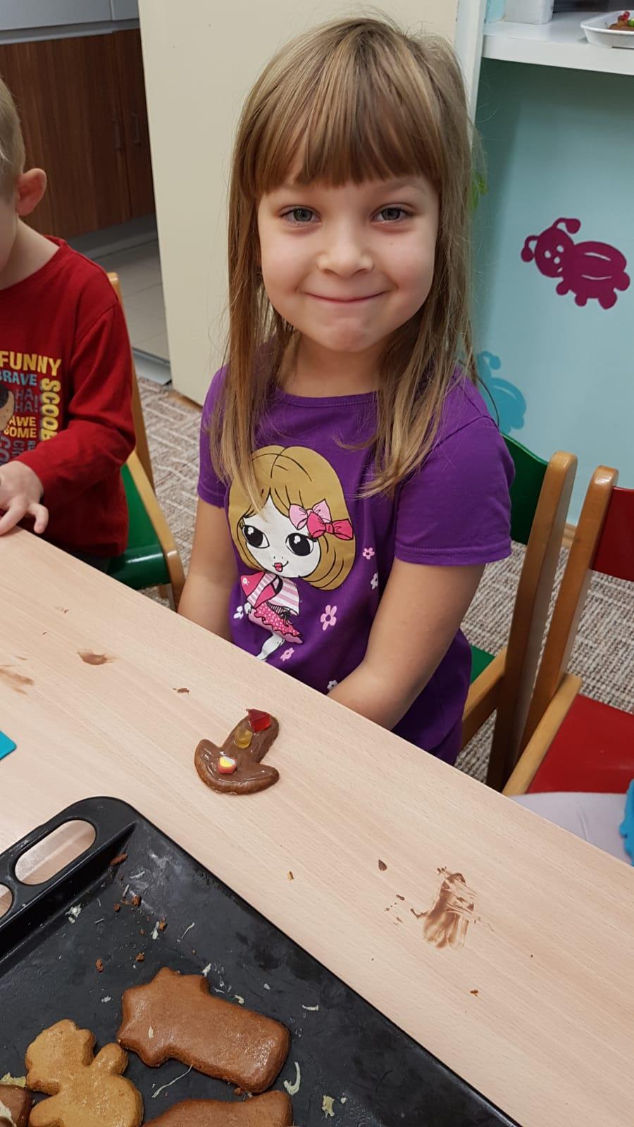 Zdobení perníčků a slepování lineckého - 24