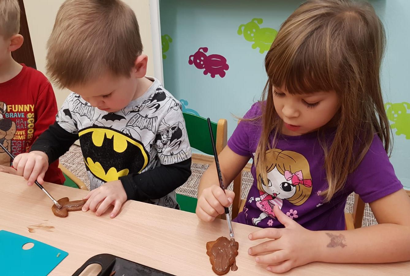 Zdobení perníčků a slepování lineckého - 30