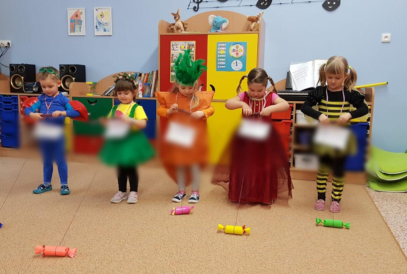 KARNEVALOVÉ DOPOLEDNE v MŠ - 15