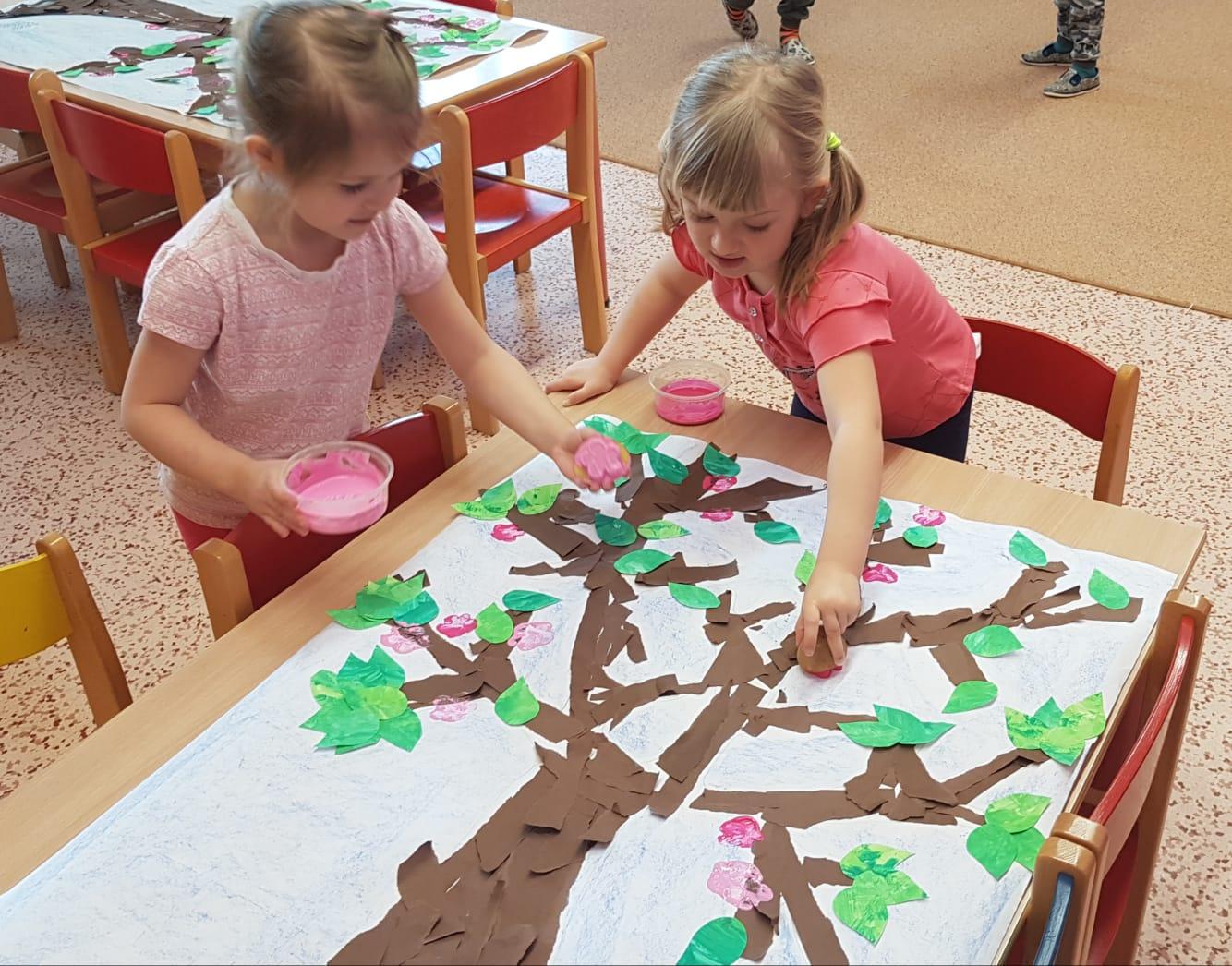 Vzpomínáme na školku: "Rozkvetlé jaro u Klokánků" - 2