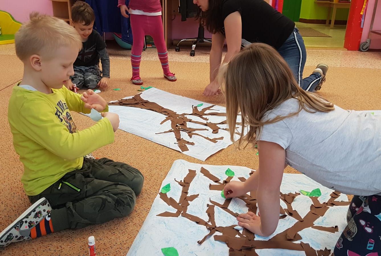 Vzpomínáme na školku: "Rozkvetlé jaro u Klokánků" - 6