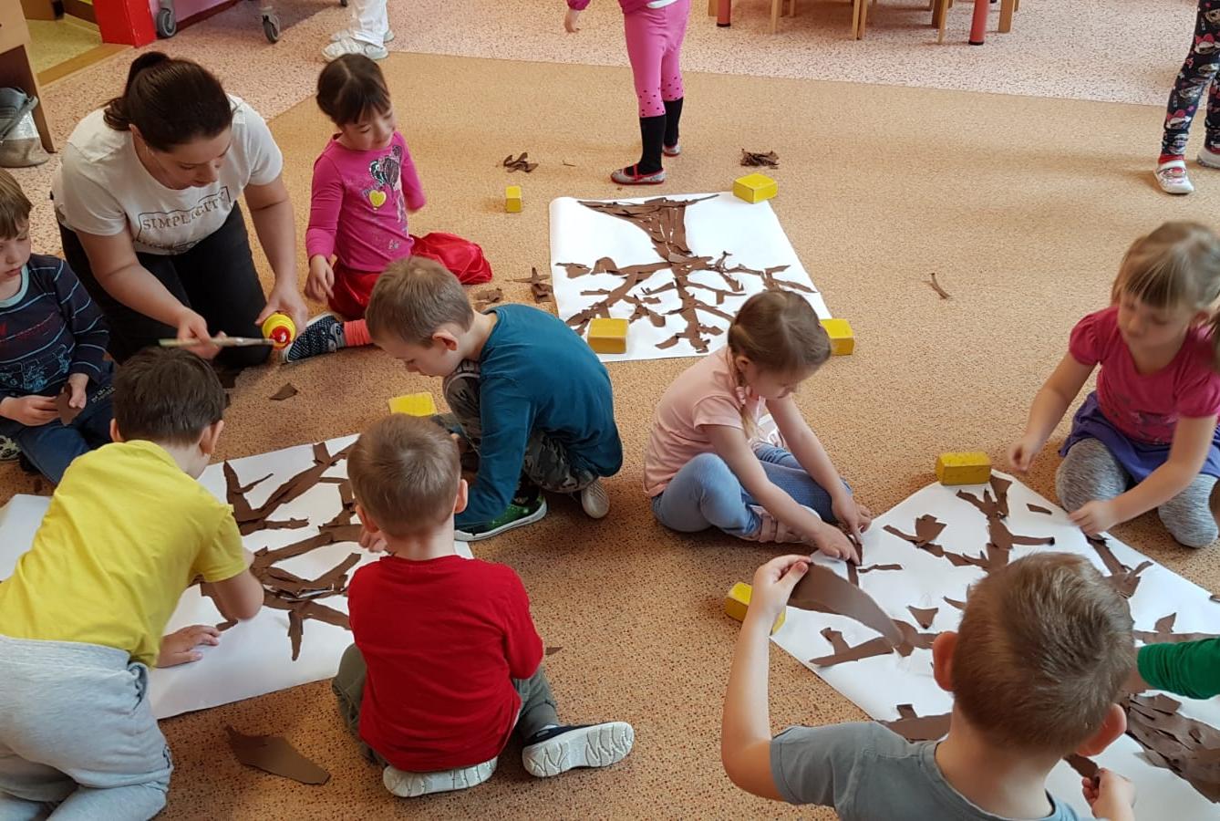 Vzpomínáme na školku: "Rozkvetlé jaro u Klokánků" - 7