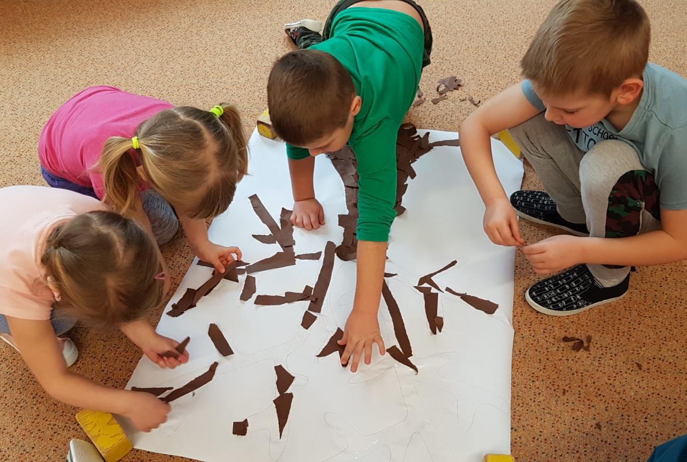 Vzpomínáme na školku: "Rozkvetlé jaro u Klokánků" - 13